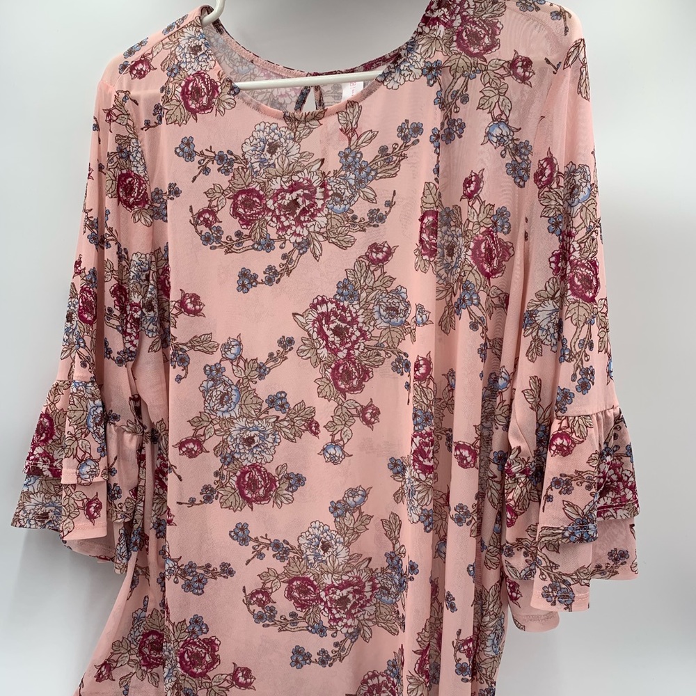 Cute no boundaries blouse